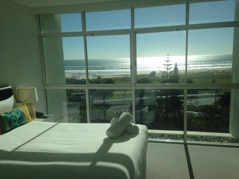 409/2 Creek Street, Kirra QLD 4225