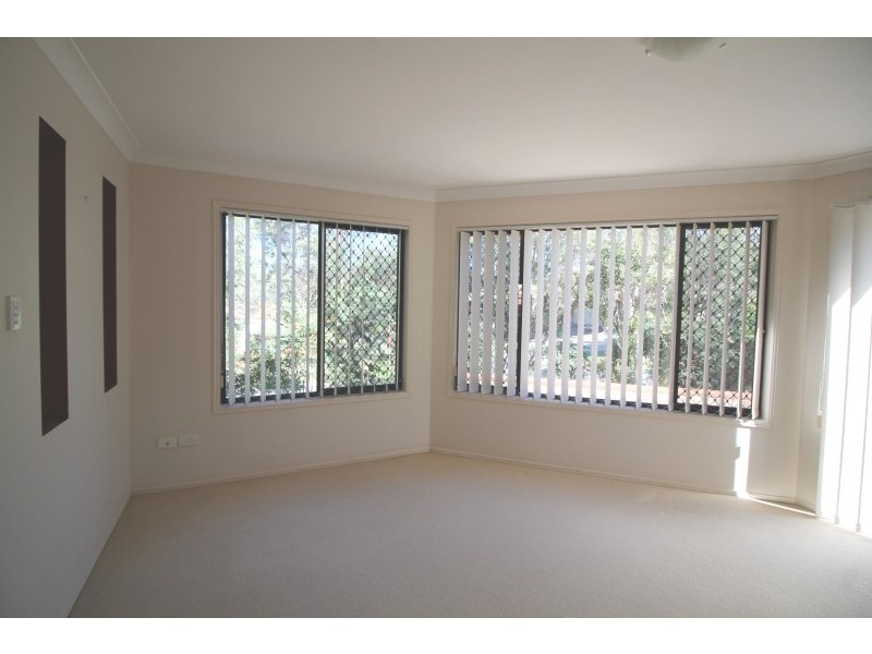 1/2 Jayden Place, Molendinar QLD 4214