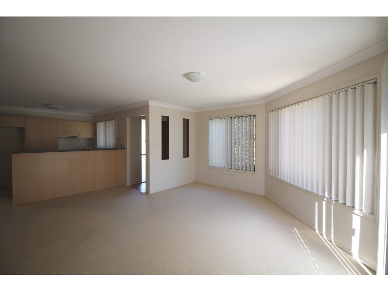 1/2 Jayden Place, Molendinar QLD 4214