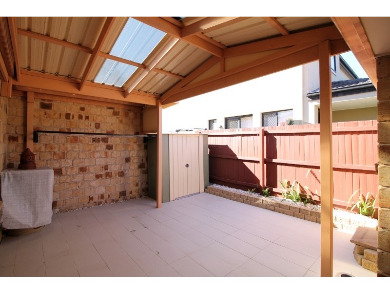 1/2 Jayden Place, Molendinar QLD 4214