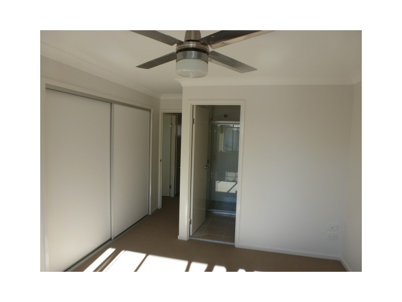 86 Carselgrove Ave, Fitzgibbon QLD 4018