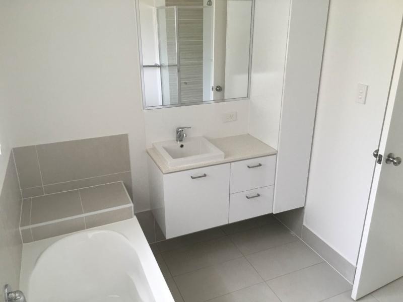 45 a CLEARWATER STREET, Bethania QLD 4205