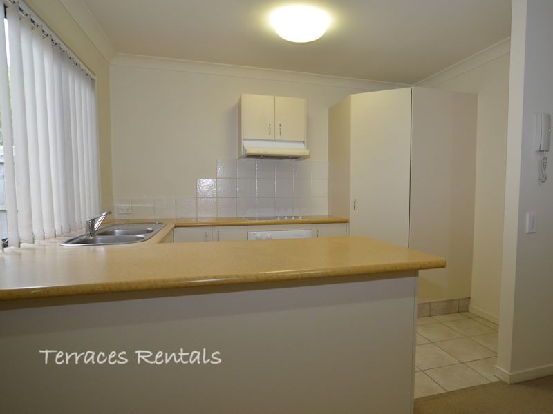 1a/24 Amsonia Court,, Arundel QLD 4214