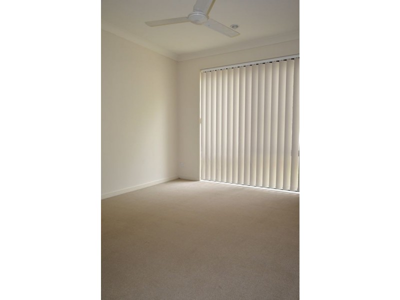 1a/24 Amsonia Court,, Arundel QLD 4214