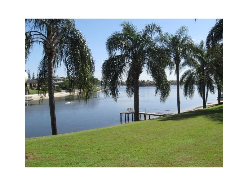 111 Markeri Street, Mermaid Waters QLD 4218