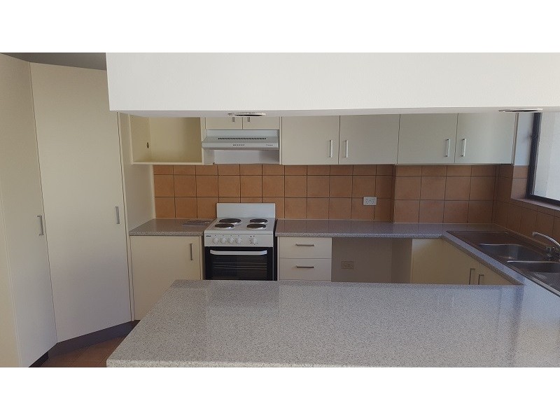 111 Markeri Street, Mermaid Waters QLD 4218