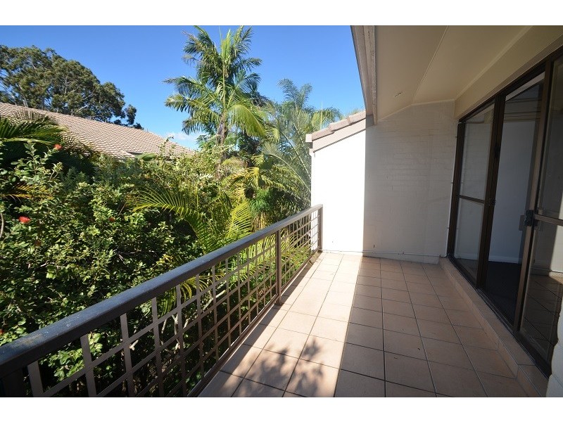 111 Markeri Street, Mermaid Waters QLD 4218