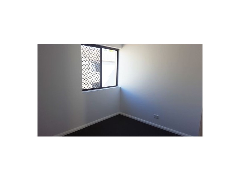 111 Markeri Street, Mermaid Waters QLD 4218