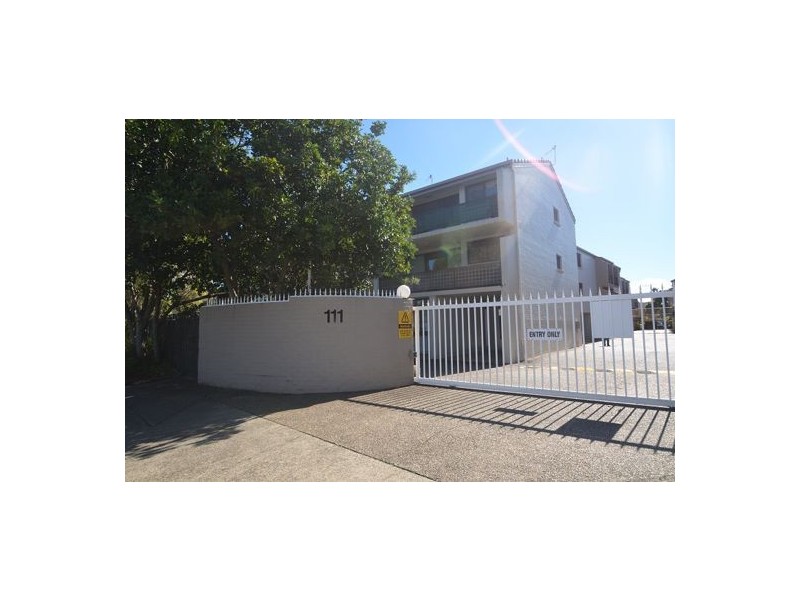 111 Markeri Street, Mermaid Waters QLD 4218