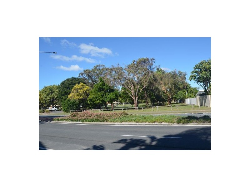 111 Markeri Street, Mermaid Waters QLD 4218