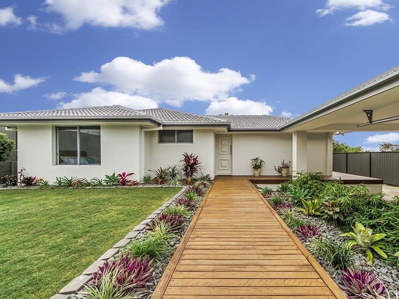 3 Balwyn Court, Arundel QLD 4214