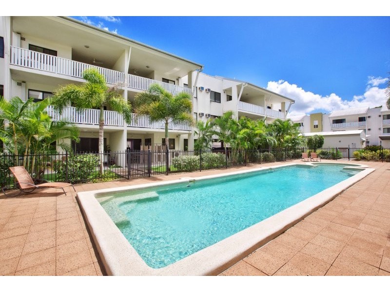 2/44 Pease street, Manoora QLD 4870