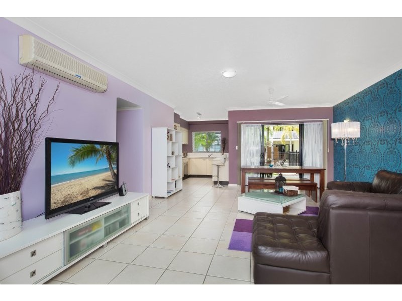 2/44 Pease street, Manoora QLD 4870