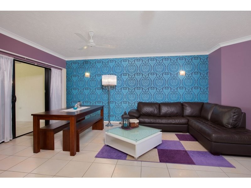 2/44 Pease street, Manoora QLD 4870