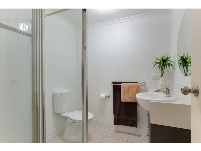 2/44 Pease street, Manoora QLD 4870