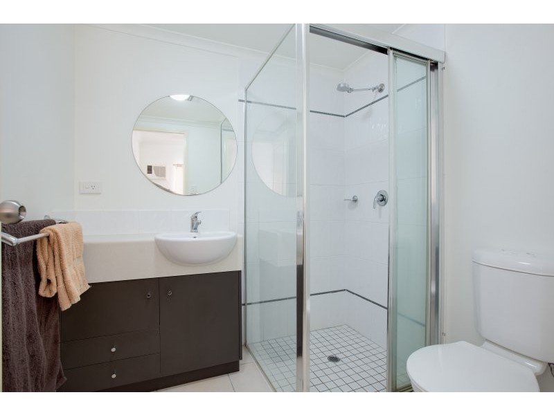 2/44 Pease street, Manoora QLD 4870