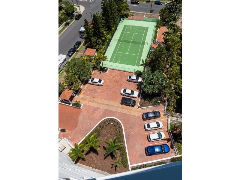 5 Woodroffe Ave, Main Beach QLD 4217