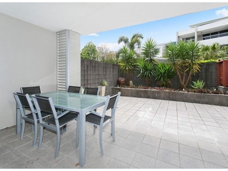 61/2 Campbell St, Toowong QLD 4066