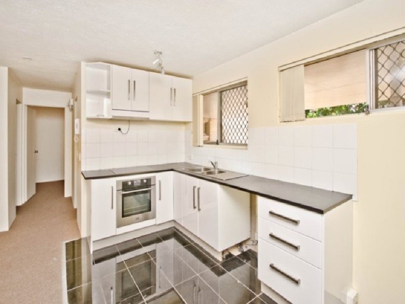 1/203 Scarborough Street, Southport QLD 4215