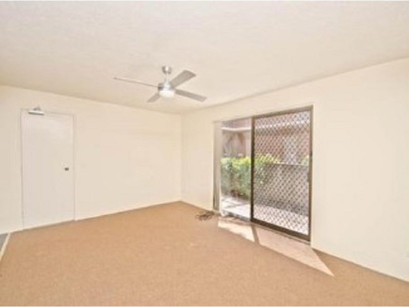 1/203 Scarborough Street, Southport QLD 4215