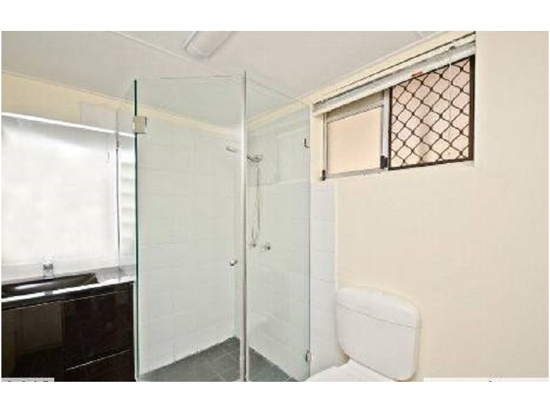 1/203 Scarborough Street, Southport QLD 4215