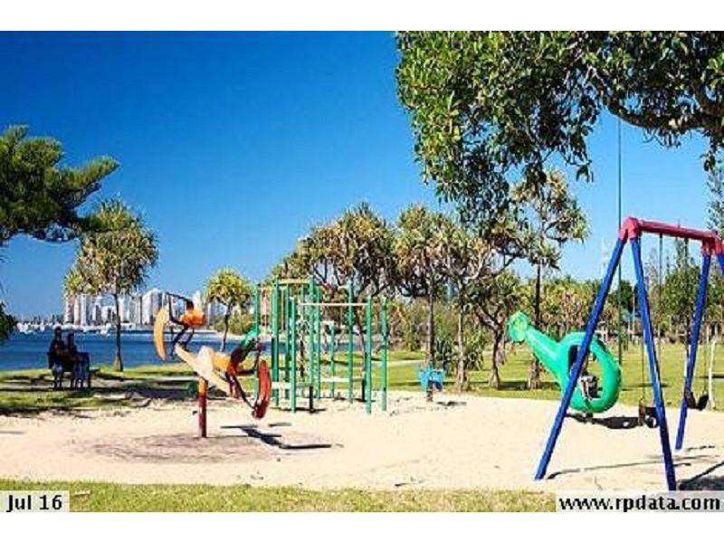 1/203 Scarborough Street, Southport QLD 4215