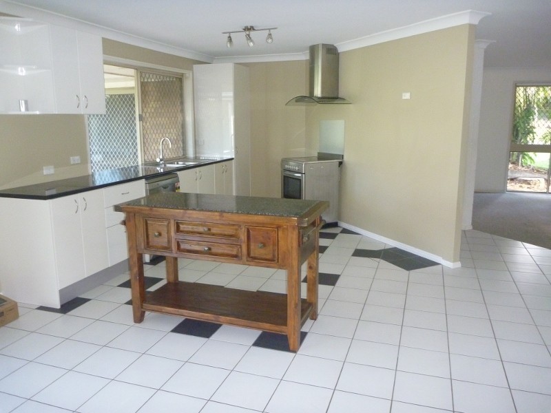 Parkwood QLD 4214