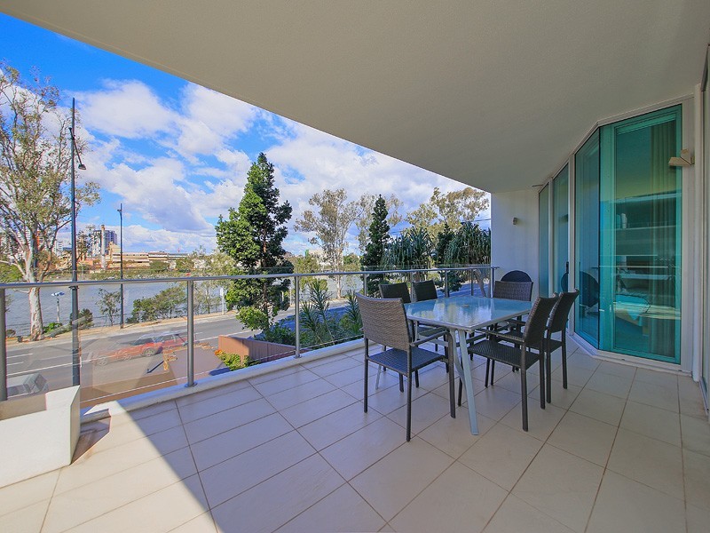 205 Coronation Drive,, Milton QLD 4064