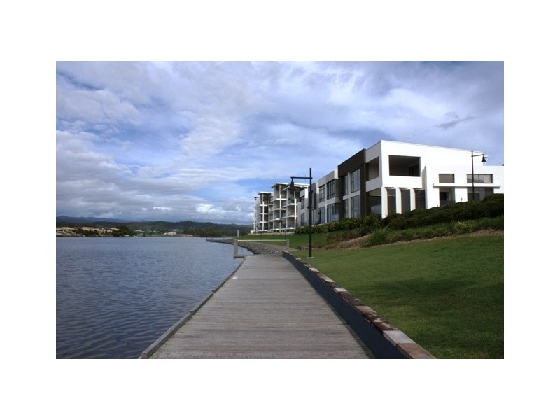A4/9 Moores Crescent, Varsity Lakes QLD 4227