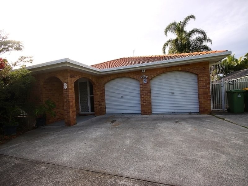 8 Dante Court, Arundel QLD 4214