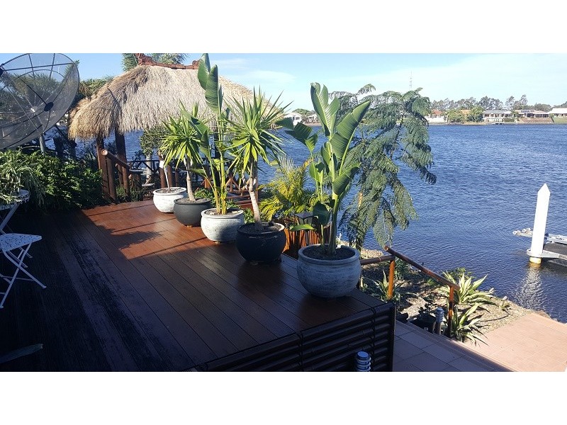 * Clear Is Waters, Clear Island Waters QLD 4226