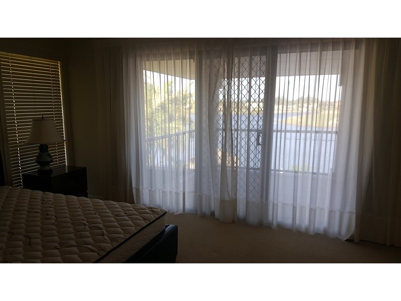 * Clear Is Waters, Clear Island Waters QLD 4226