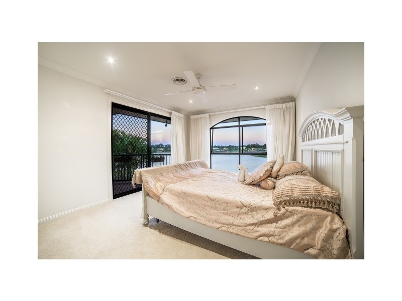 * Clear Is Waters, Clear Island Waters QLD 4226