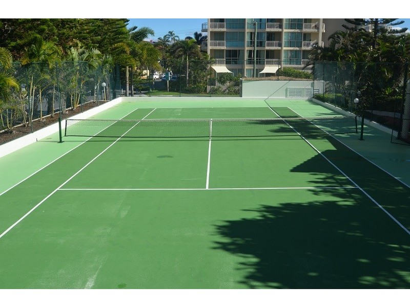 5 Woodroffe Ave, Main Beach QLD 4217
