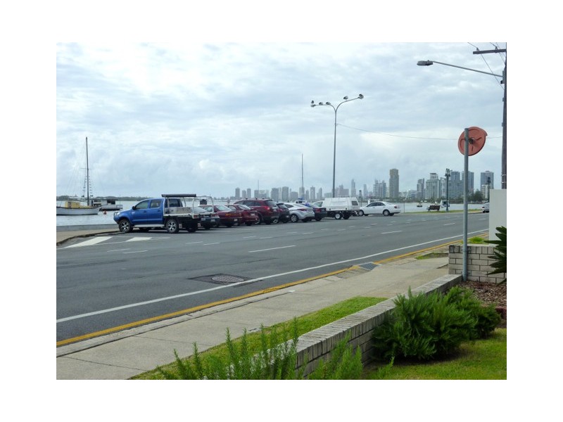 4/282 Marine Parade, Labrador QLD 4215