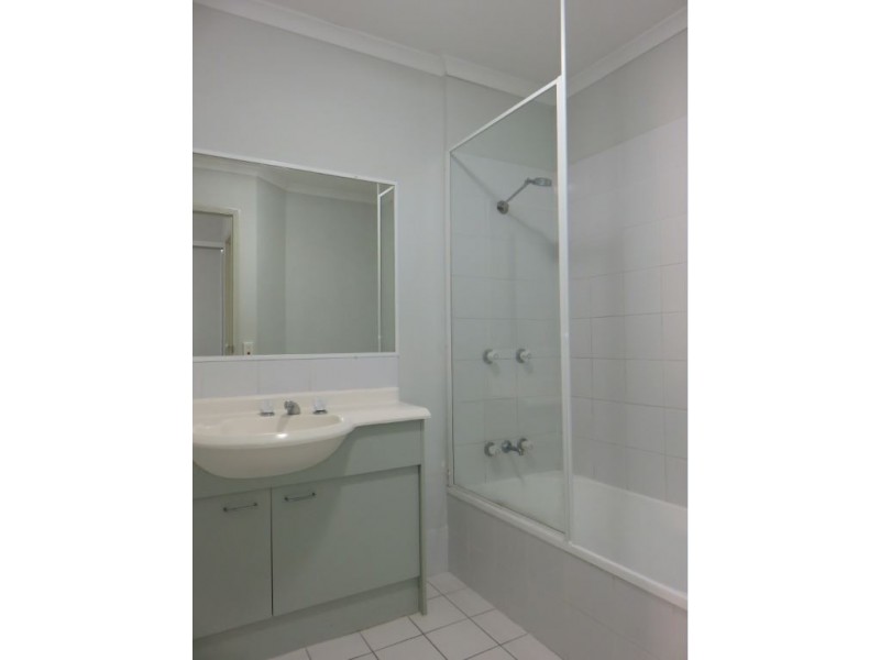 643 Pine Ridge Road, Runaway Bay QLD 4216
