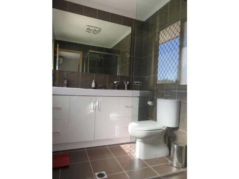 643 Pine Ridge Road, Runaway Bay QLD 4216