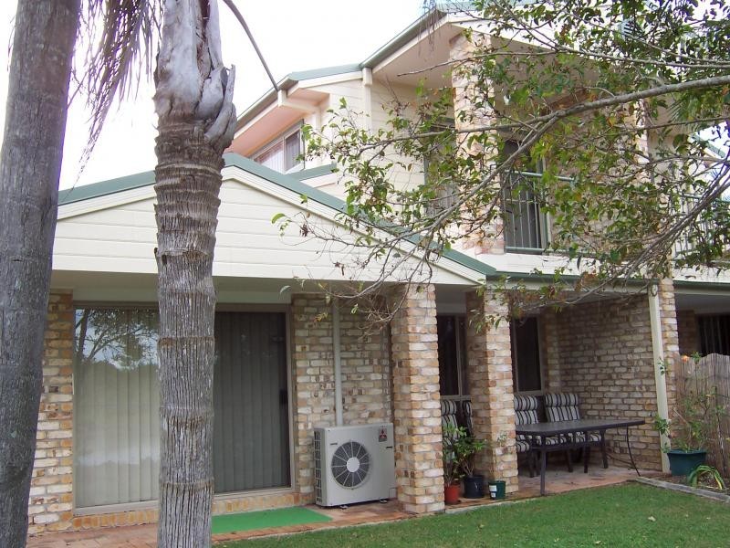 8/4 Koala Town Rd, Upper Coomera QLD 4209