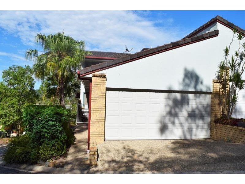 6 Crestridge Crescent, Oxenford QLD 4210