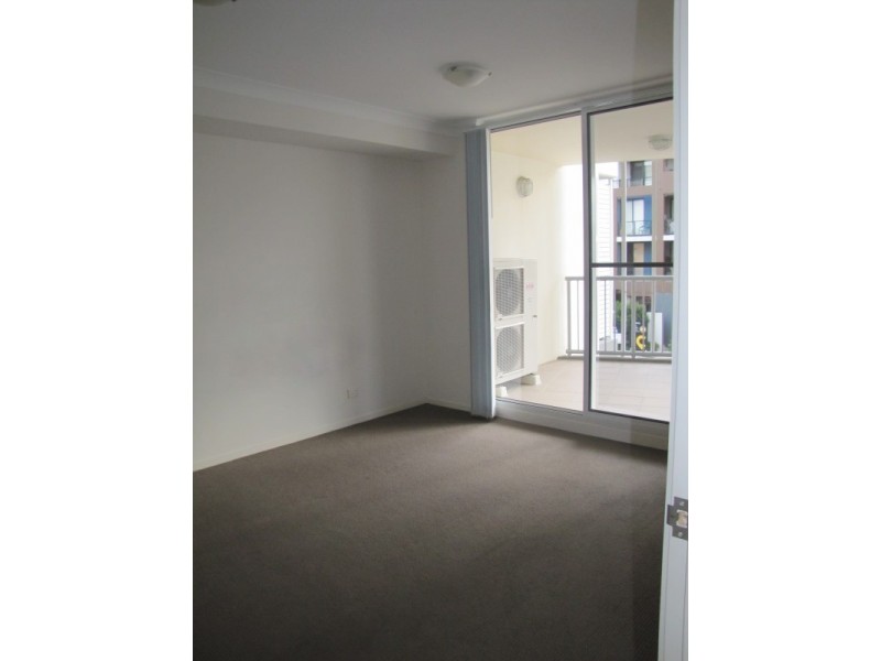 889/51 Playfield Street, Chermside QLD 4032