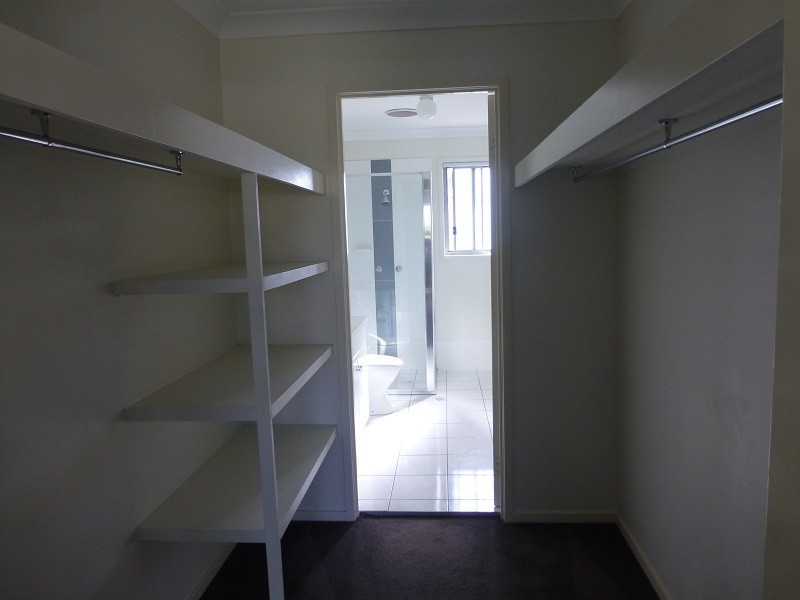 30 Carmarthen Circuit, Pacific Pines QLD 4211