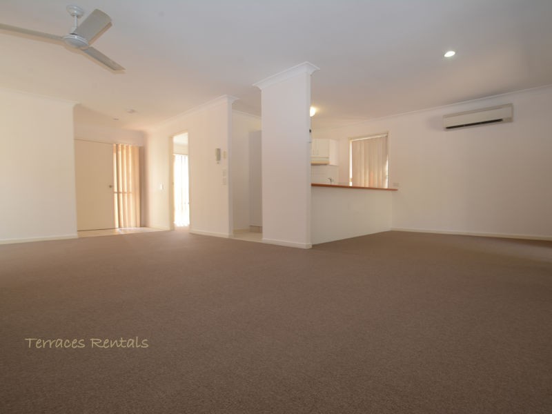 1c/24 Amsonia Court,, Arundel QLD 4214