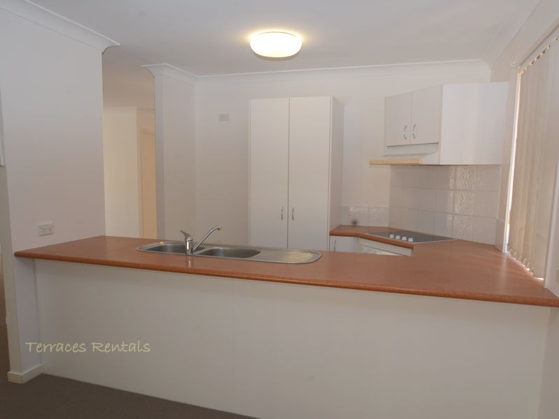 1c/24 Amsonia Court,, Arundel QLD 4214
