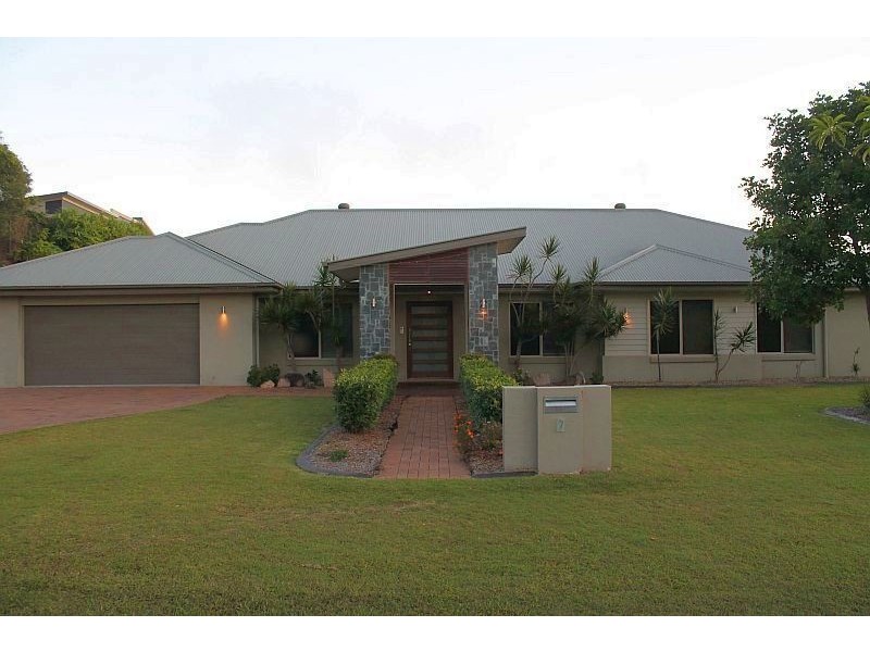 7 Meadow Court, Maudsland QLD 4210