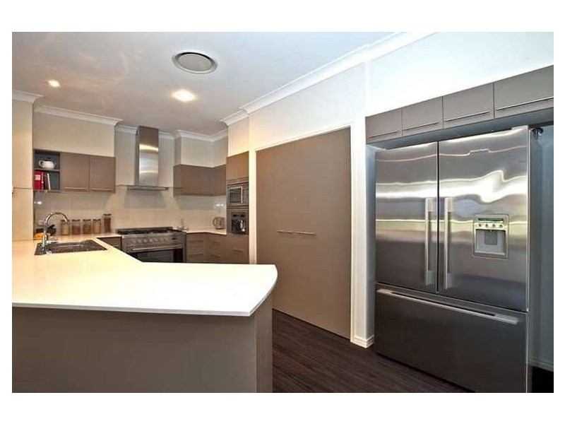 7 Meadow Court, Maudsland QLD 4210