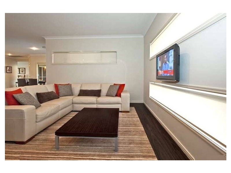 7 Meadow Court, Maudsland QLD 4210