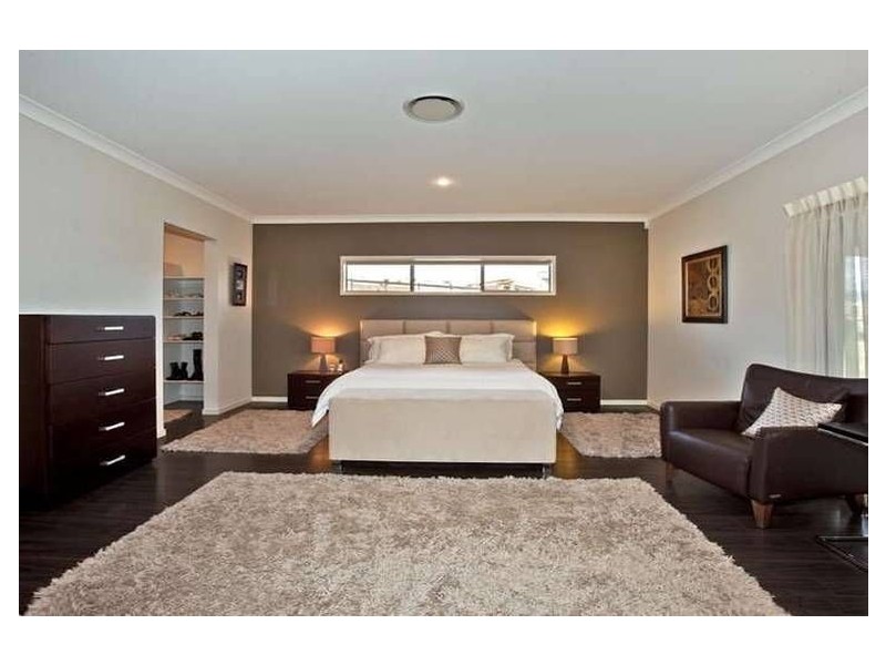 7 Meadow Court, Maudsland QLD 4210