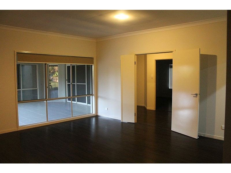 7 Meadow Court, Maudsland QLD 4210