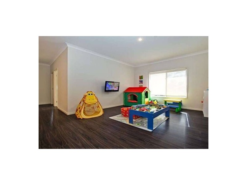 7 Meadow Court, Maudsland QLD 4210