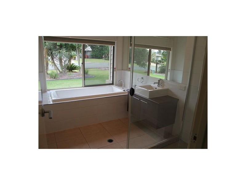 7 Meadow Court, Maudsland QLD 4210